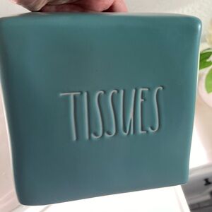 Rae Dunn tissue holder